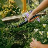 Kultywator Fiskars z krótkim środkowym zębem OneClick 1080686