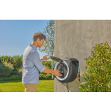 Gardena PowerRoll XL – ścienna skrzynka na wąż o długości 35 m, biała – bez akumulatora