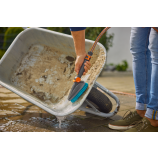 Gardena Cleansystem – szczotka ręczna M (twarda), do czyszczenia mniejszych powierzchni
